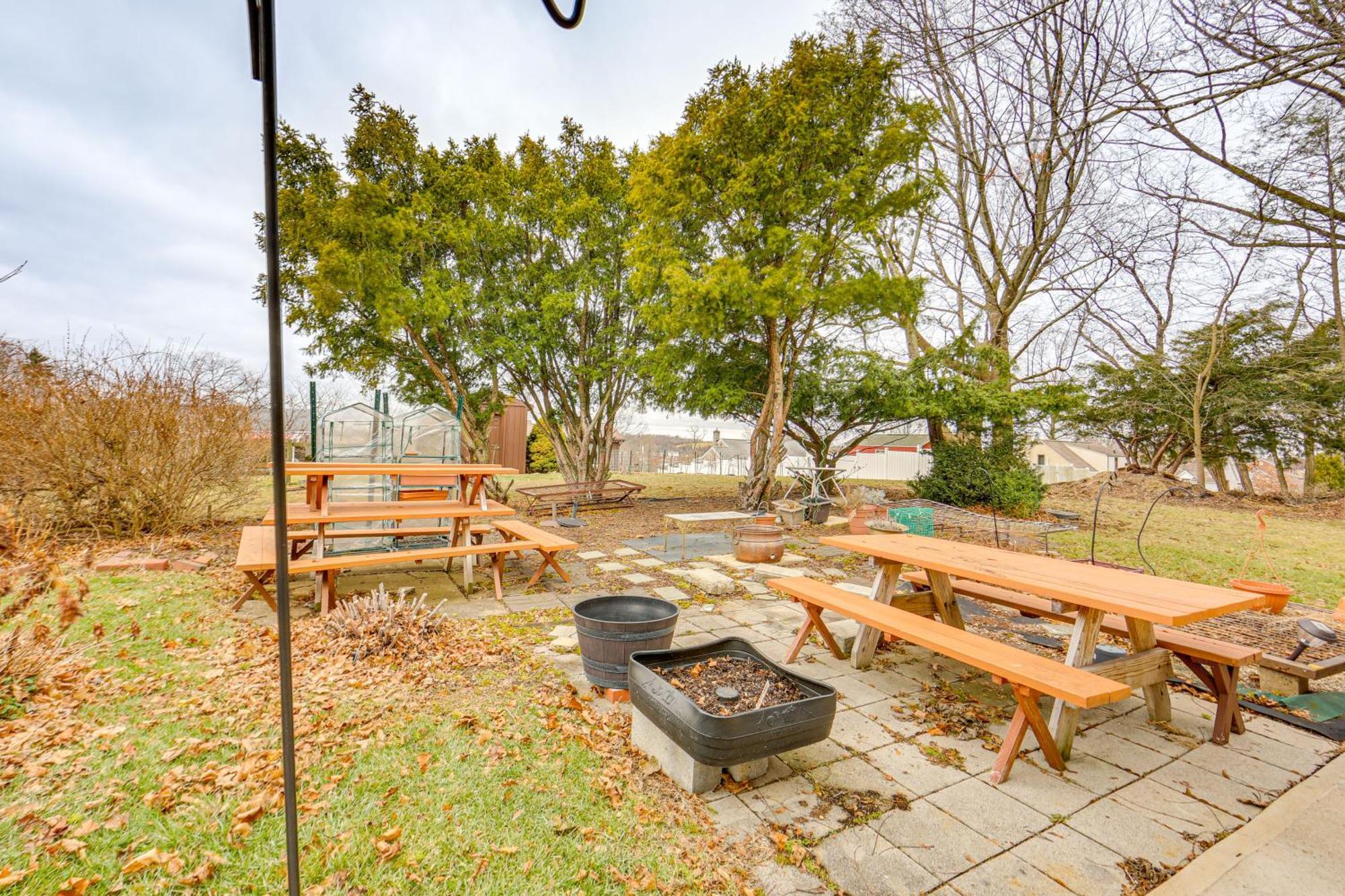 Rustic Chic Retreat 4 Mi To Kennywood! Holiday home *