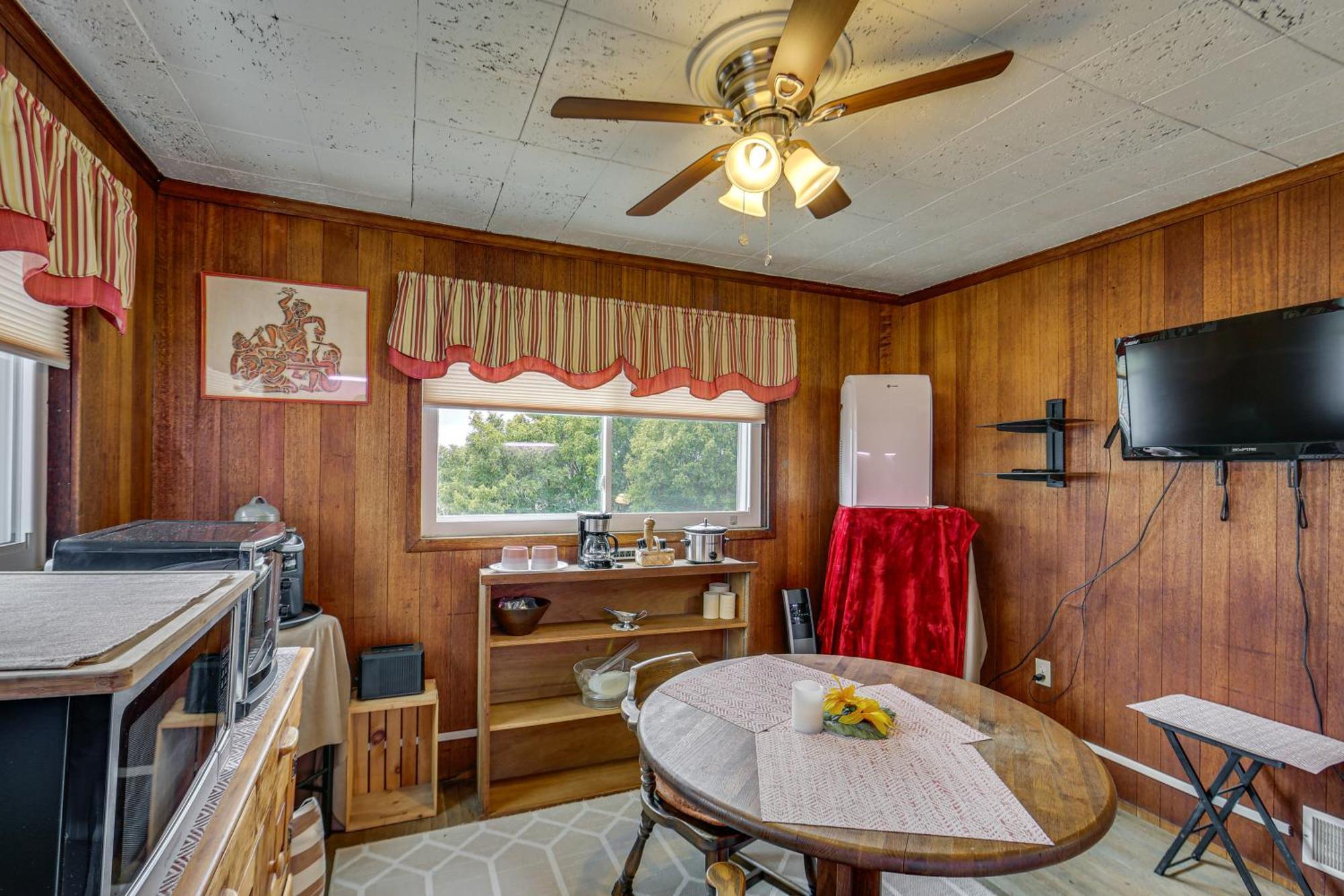 Rustic Chic Retreat 4 Mi To Kennywood!